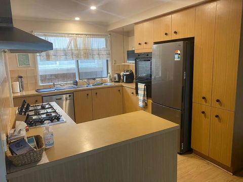 Family Home- Close To Knox City & Dandenong Ranges - Accommodation Brisbane 3