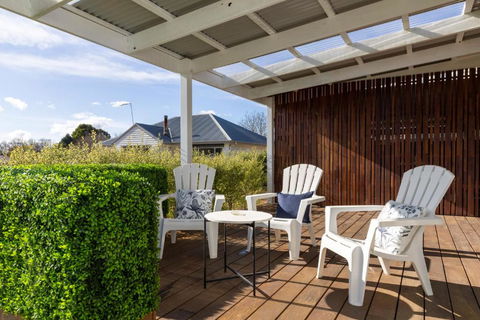 FOREST CORNER - 3 BEDROOM WEATHERBOARD, TRENTHAM - Accommodation Brisbane 2