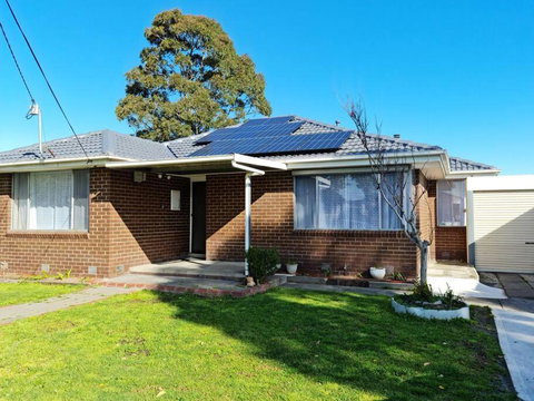 Four Bedroom House With Free Parking On Site - Accommodation Brisbane 0