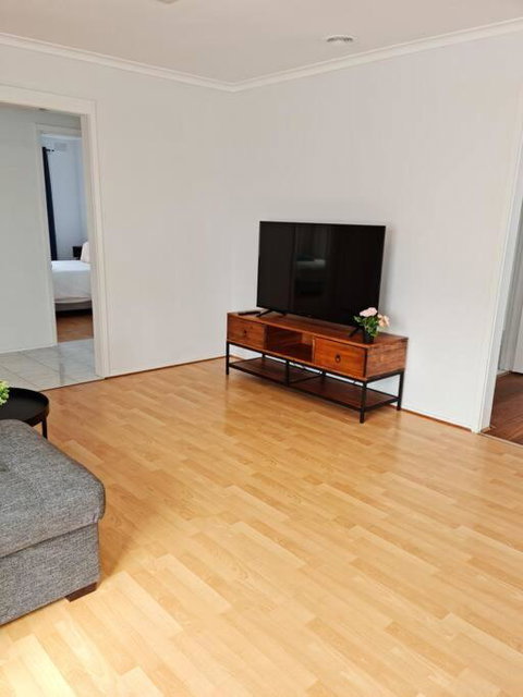 Four Bedroom House With Free Parking On Site - Accommodation Brisbane 3