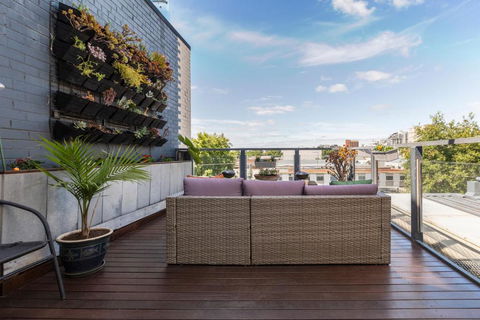 FUN&KY Parking 2 Patios WFH WiFi City Views - Accommodation Brisbane 1