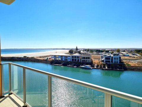 Glam Apartment 21 - Accommodation Brisbane 0