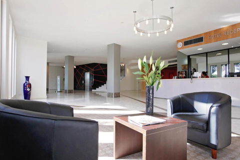 Golden Pebble Hotel - Accommodation Brisbane 4