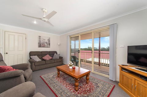 H1211 Mission Terrace Lakewood Heights Estate - Accommodation Brisbane 1