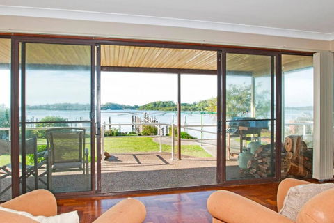 HAIS18G - Riverside Delight - Accommodation Brisbane 3