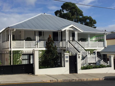 Heal House - Accommodation Brisbane 0