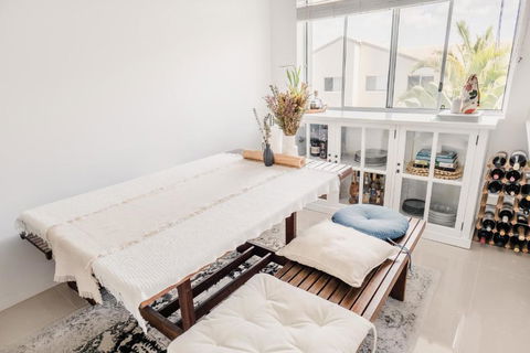 HEART OF BURLEIGH Holiday Villa - Perfect Location With Pools - Accommodation Brisbane 1