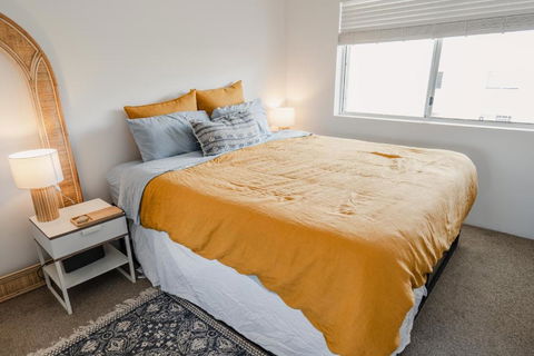 HEART OF BURLEIGH Holiday Villa - Perfect Location With Pools - Accommodation Brisbane 3