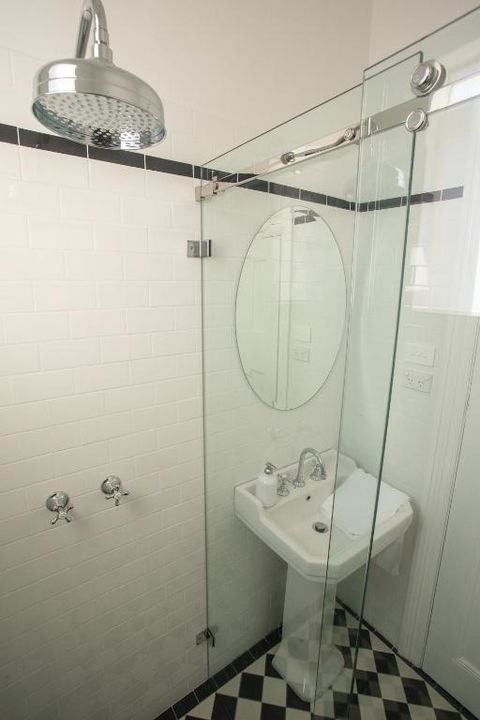 Helensburgh Hotel - Accommodation Brisbane 2