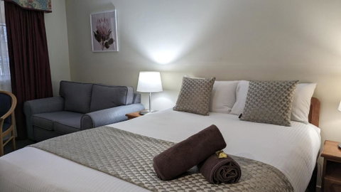 Highlands Motor Inn - Accommodation Brisbane 2