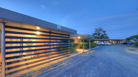 Hilldrop Motor Inn - Accommodation Brisbane 2