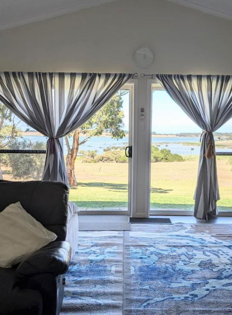 Hilltop Riverview Retreat - Accommodation Brisbane 1