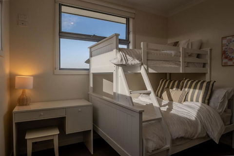 Home In Christies Beach - Accommodation Brisbane 1