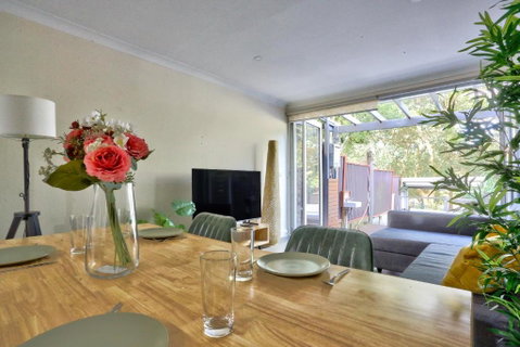 Ideal 3 Bedroom House City Centre Glebe 2 E-Bikes Included - Accommodation Brisbane 3