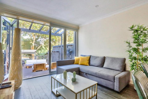 Ideal 3 Bedroom House City Centre Glebe 2 E-Bikes Included - Accommodation Brisbane 0
