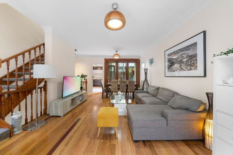 Ideally Located 3 BR With Parking & Central & Darling Harbour-10 Mins Walk - Accommodation Brisbane 0
