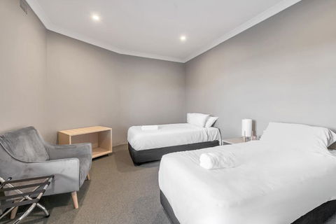Illinois Hotel - Accommodation Brisbane 2