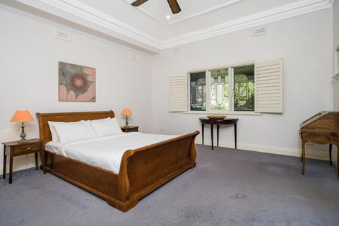 Incredible 3-Bed Renovated Home With Huge Garden - Accommodation Brisbane 1