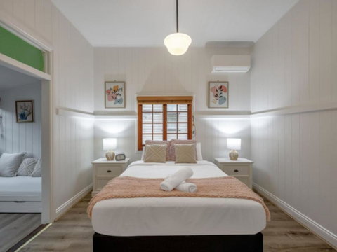 Inner City 6BR Family Friendly House Highgate Hill - Accommodation Brisbane 1