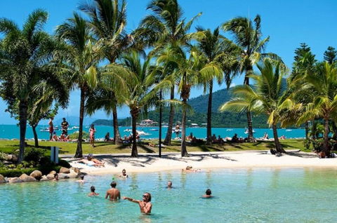 Airlie Beach Magnums - Accommodation Brisbane 0