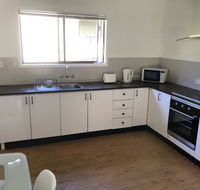Airlie Getaway Unit 1 - Accommodation Brisbane