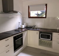 Airlie Getaway Unit 3 - Accommodation Brisbane