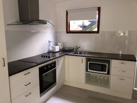 Airlie Getaway Unit 3