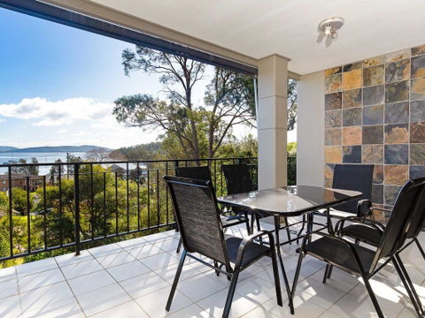 Aislinn' 3/273 Corrie Parade - Air Con, Water Views, BBQ - Accommodation Brisbane 1