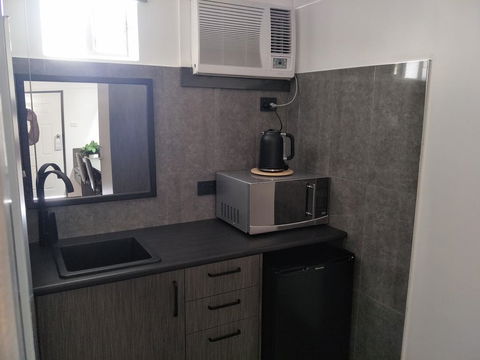 Alabaster Motor Inn - Accommodation Brisbane 2
