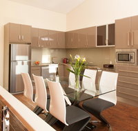 Albany Waves - Accommodation Brisbane