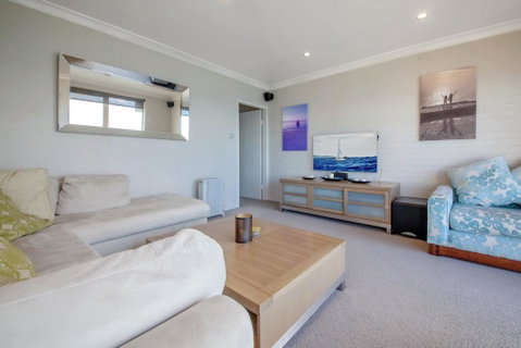 Alcheringa Unit 3 & 4, 32 Sandy Point Road - Accommodation Brisbane 2