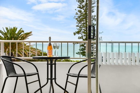 Alex Beach Apt Bilgola4 - Accommodation Brisbane 0