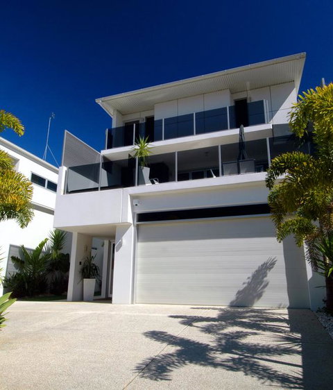 Alex Beach House - Accommodation Brisbane 3