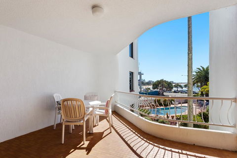 Alex Headland Beachfront - Accommodation Brisbane 2