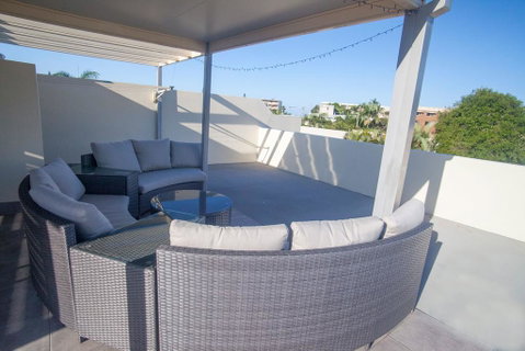Alexandra Headland Luxury Townhouse - Accommodation Brisbane 2