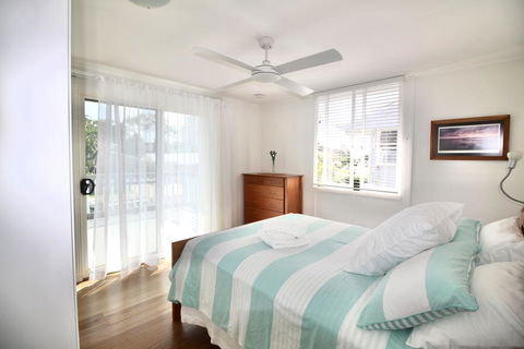 Aloha Alex Beach House Pet-friendly- 450m To The Beach - Accommodation Brisbane 0