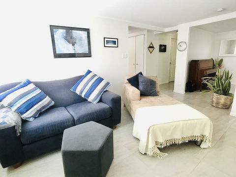 Aloha Alex Beach House Pet-friendly- 450m To The Beach - Accommodation Brisbane 2