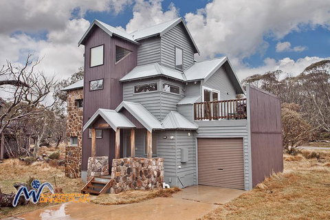 Alyeska - Accommodation Brisbane 0