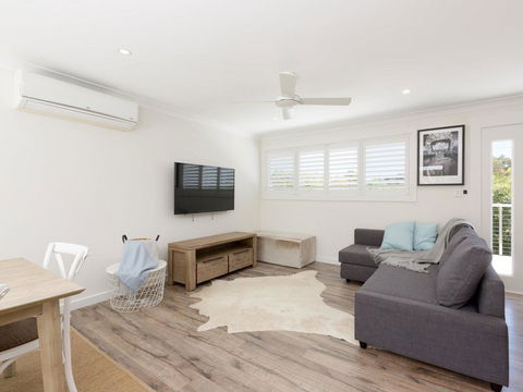 Amalfi Beach House - Accommodation Brisbane 2