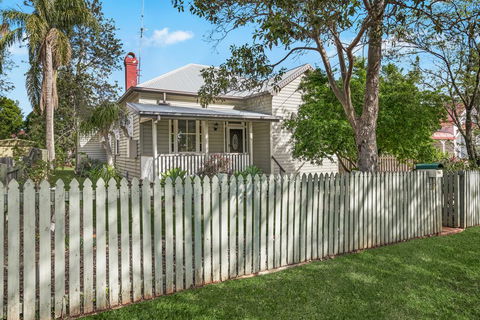 Ambiente Cottage - Pet And Family Friendly - Accommodation Brisbane 0