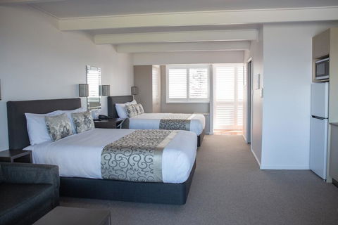 Amooran Oceanside Apartments And Motel - Accommodation Brisbane 3