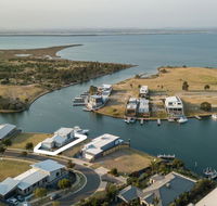 Anchored - Access to the Gippsland Lakes - Accommodation Brisbane