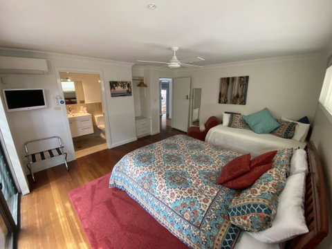 Anchors B&B - Accommodation Brisbane 0