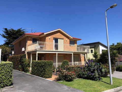 Angela's Beach Stays - Accommodation Brisbane 1