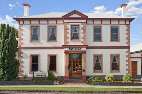 Annesley House - Accommodation Brisbane 0