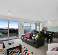 APOLLO 13 PENTHOUSE - free wifi  huge terrace - Accommodation Brisbane