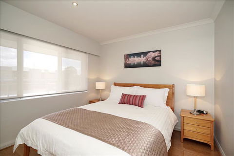 Applecross Riverside Apt - Accommodation Brisbane 2