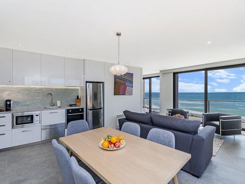 AQUA MIST PENTHOUSE - Accommodation Brisbane 0