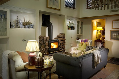 Arabella Guesthouse - Accommodation Brisbane 0