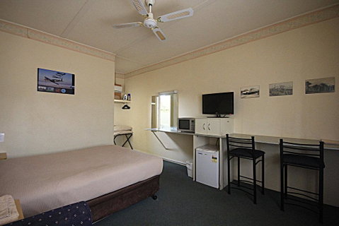 Aromet Motor Inn - Accommodation Brisbane 1